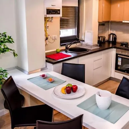 Manooy 2 Apartment