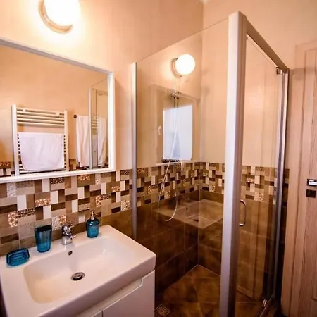 Manooy 2 Năvodari