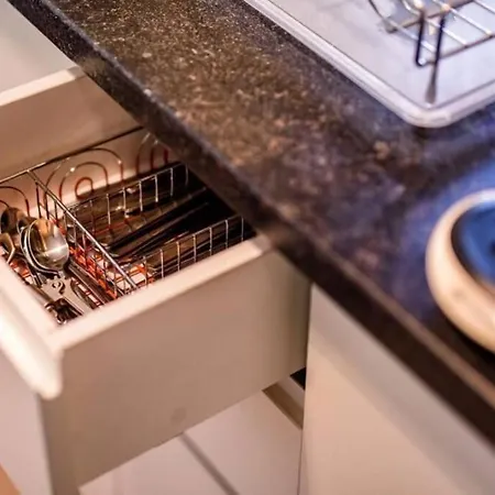 Manooy 2 アパート *