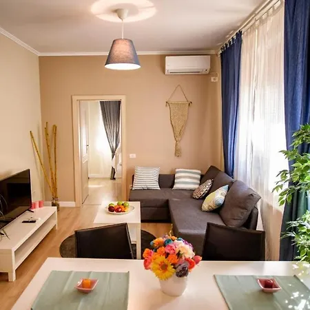 Manooy 2 アパート ナボダリ