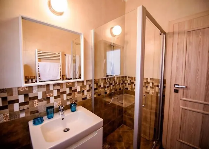 Manooy 2 那沃达利